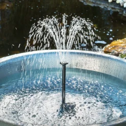Brunnenpumpe Fountain 130/180 mit Schlauch- und LED-Anschluss