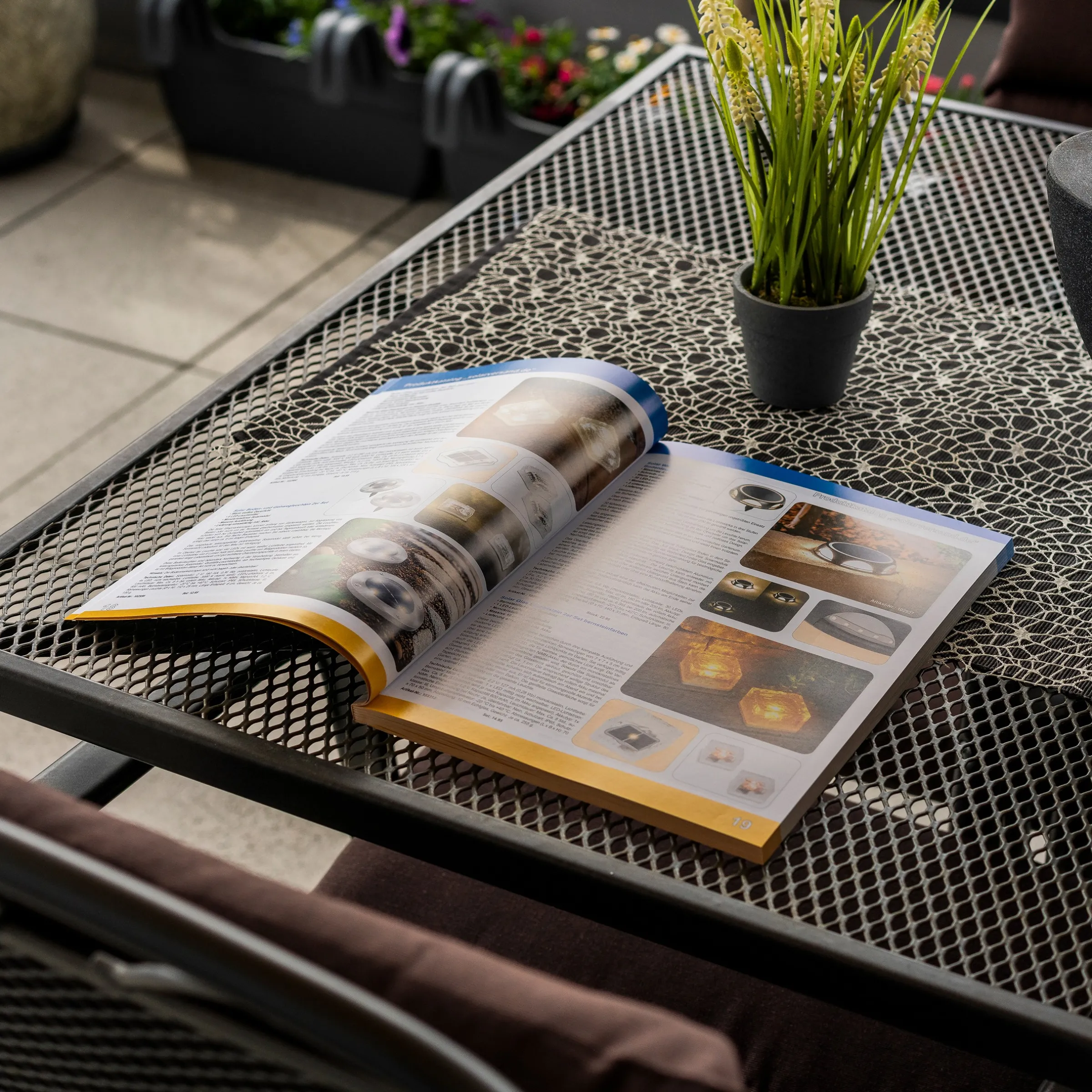 Der große Solarkatalog mit 220 Seiten als Gratisbeilage