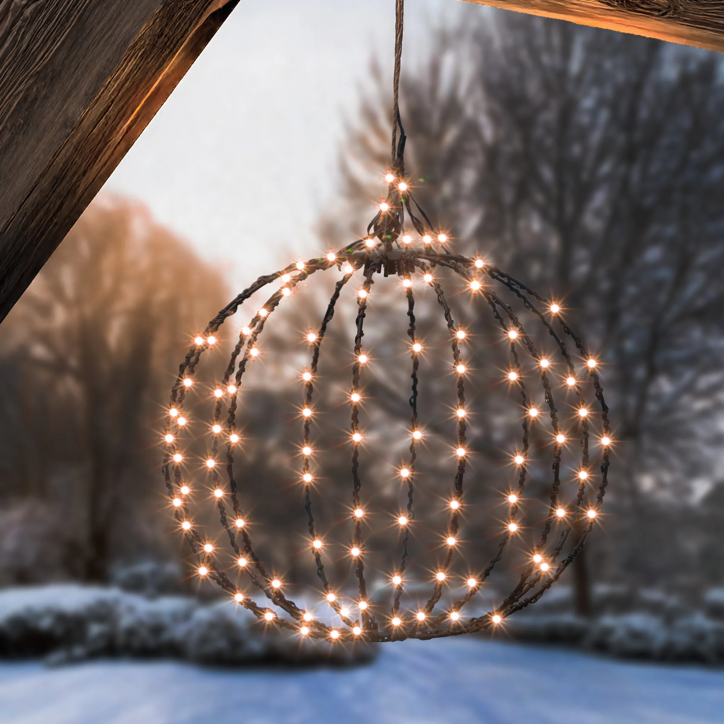 Hängende Solar-Dekokugel Ø 30 cm mit 210 bernsteinfarbenen LEDs