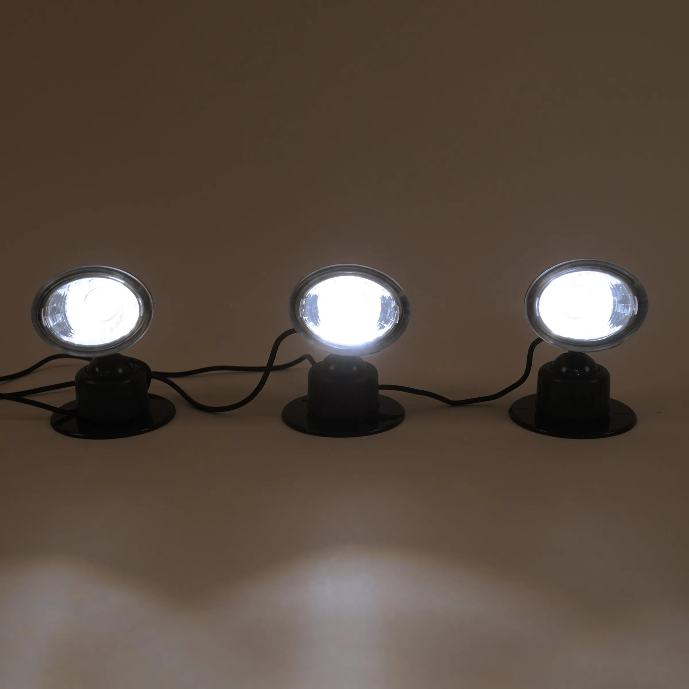 PIR-Solarstrahler Trio mit 3 Wand- oder Bodenpots