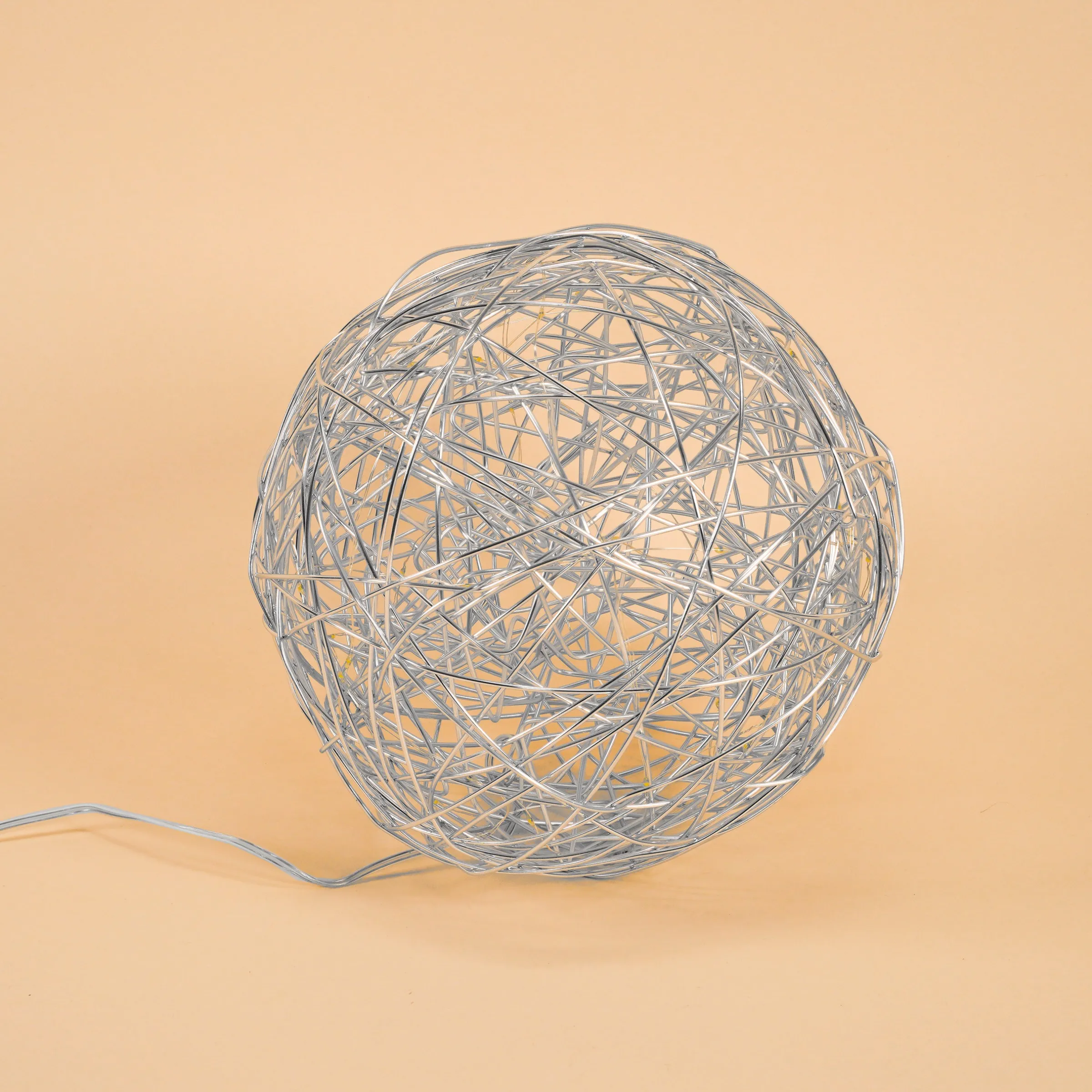 Solar Deko-Drahtkugel ⌀ 25 cm mit 50 warmweißen LEDs