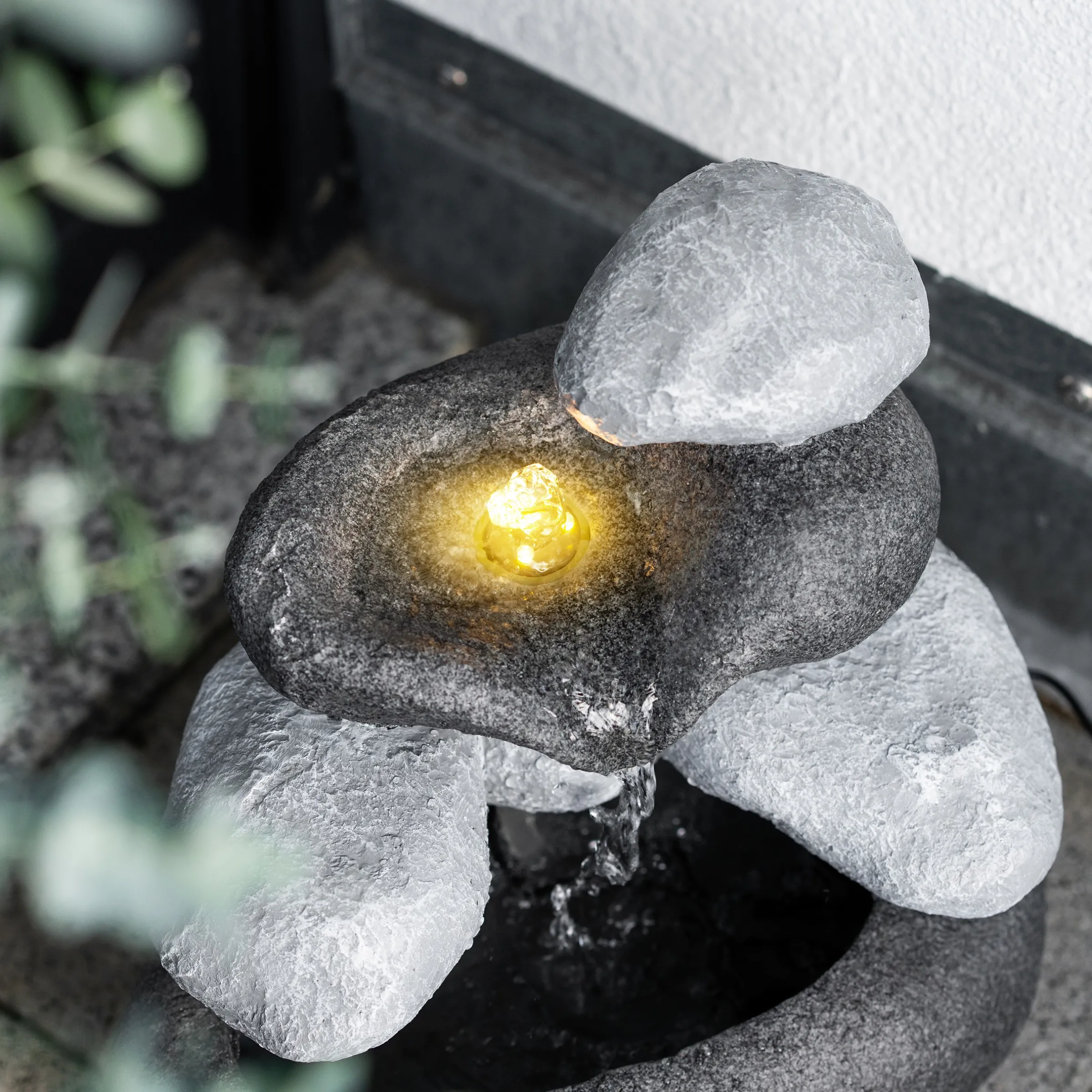 Solar Felsenbrunnen mit LED-Beleuchtung