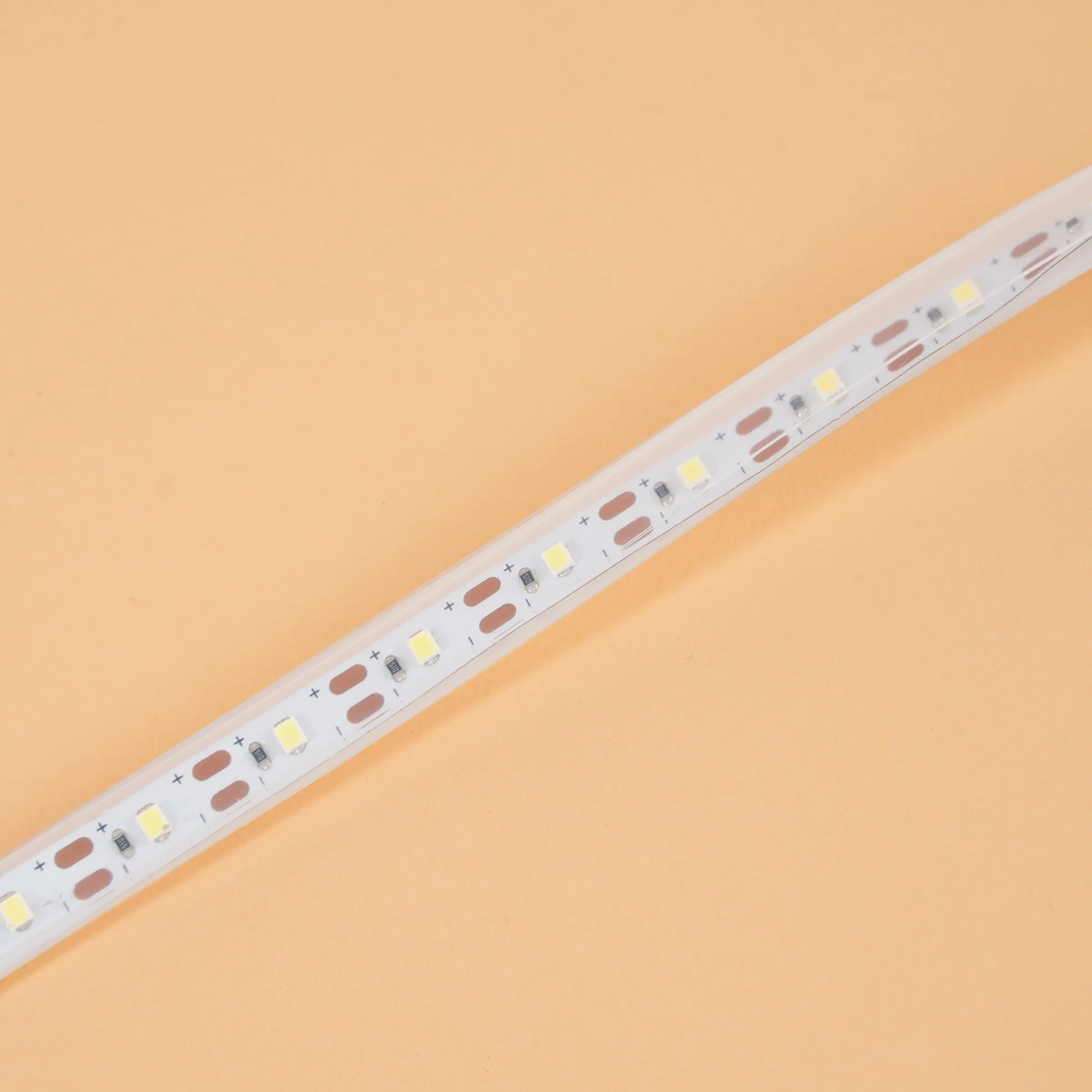 Solar LED-Lichterband mit 300 warmweißen LEDs