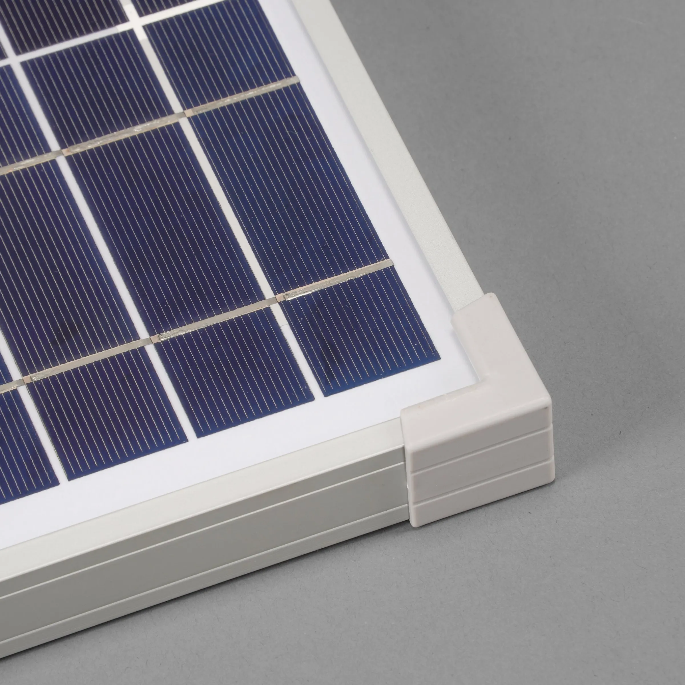 Solarmodul 15 Wp / 18 V mit Stecker 2-polig klein