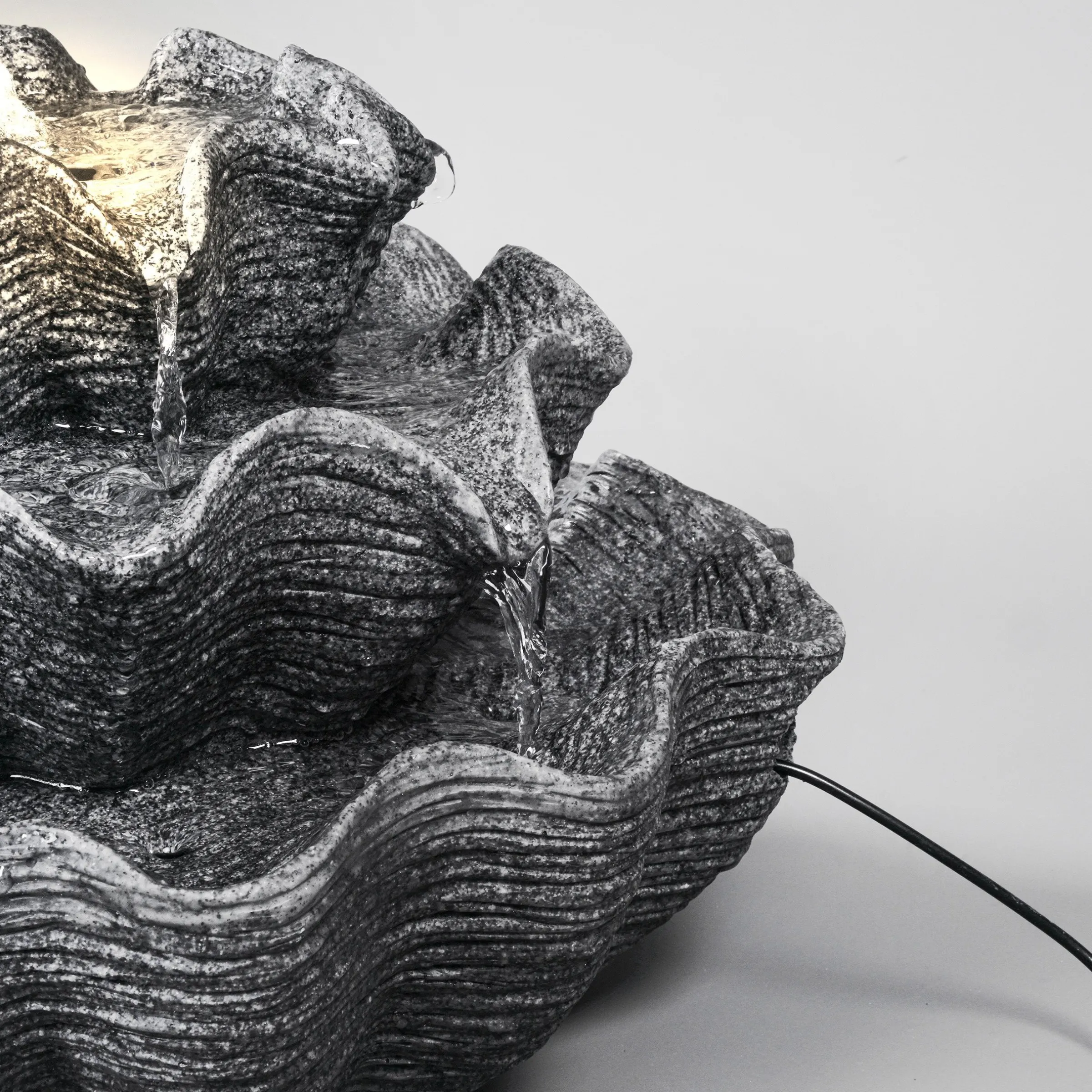 Solar Muschelbrunnen mit LED-Beleuchtung