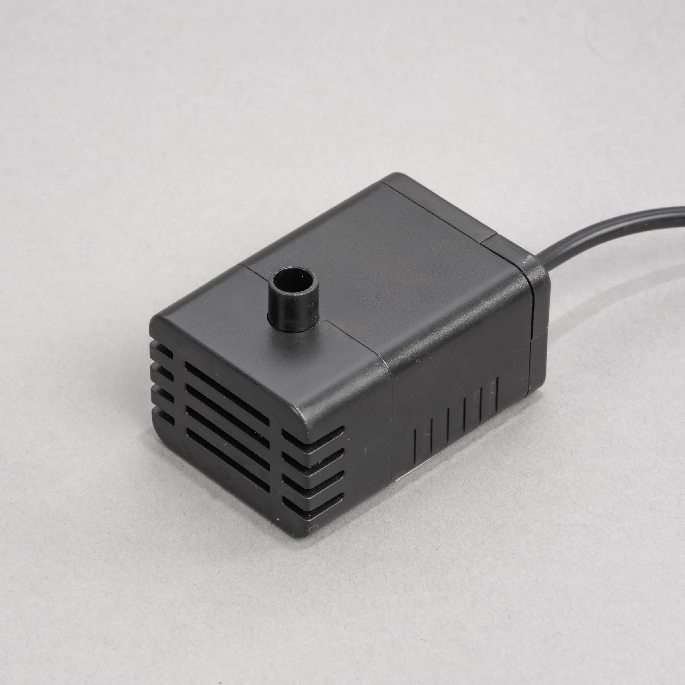 Solar Pumpensystem 3 Wp/ 250 l/h als Ersatzpumpe für Kaskadenbrunnen