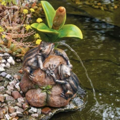 Solar Wasserspeier-Set Froschpaar auf Steinen