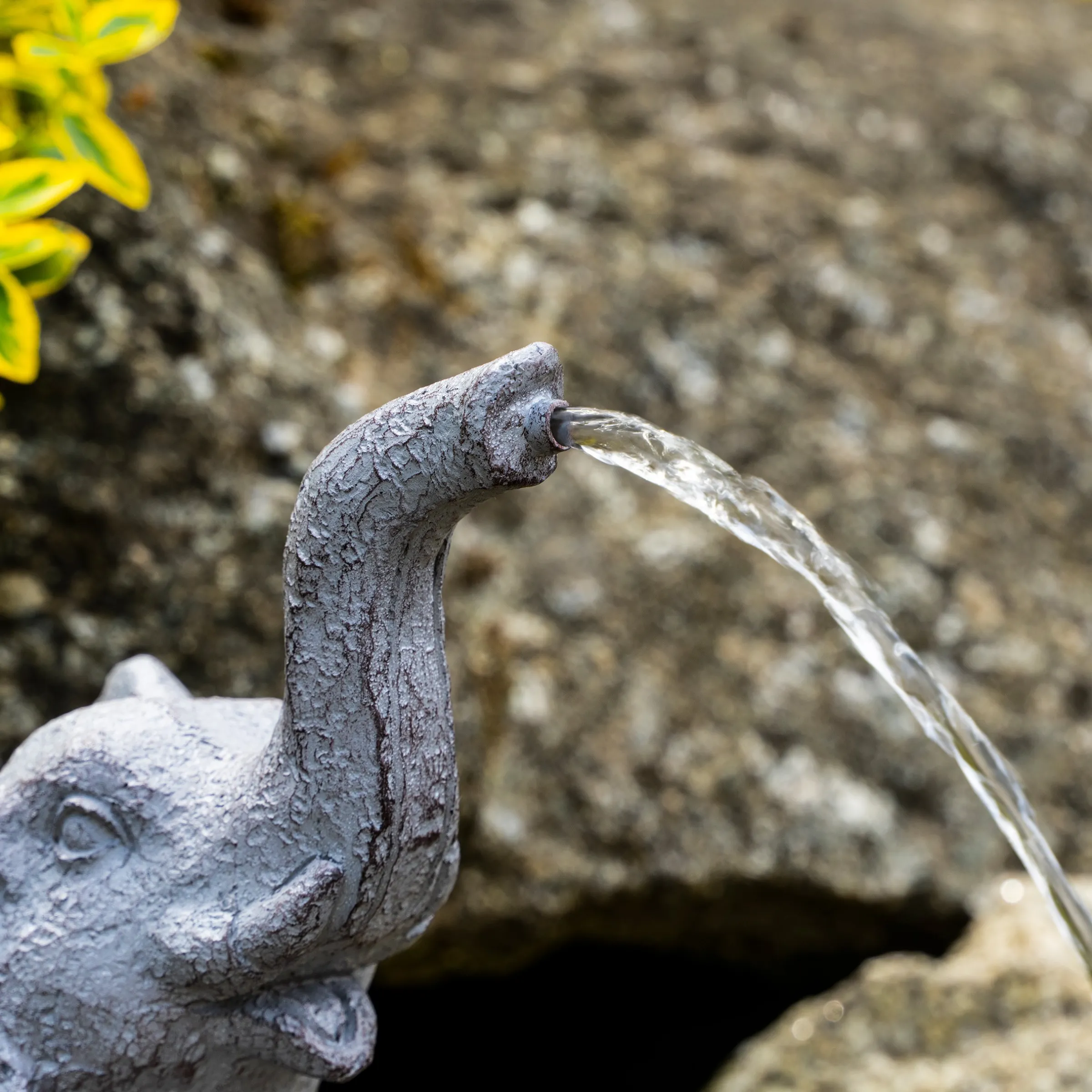 Solar Wasserspeierset sitzender Elefant Lumi